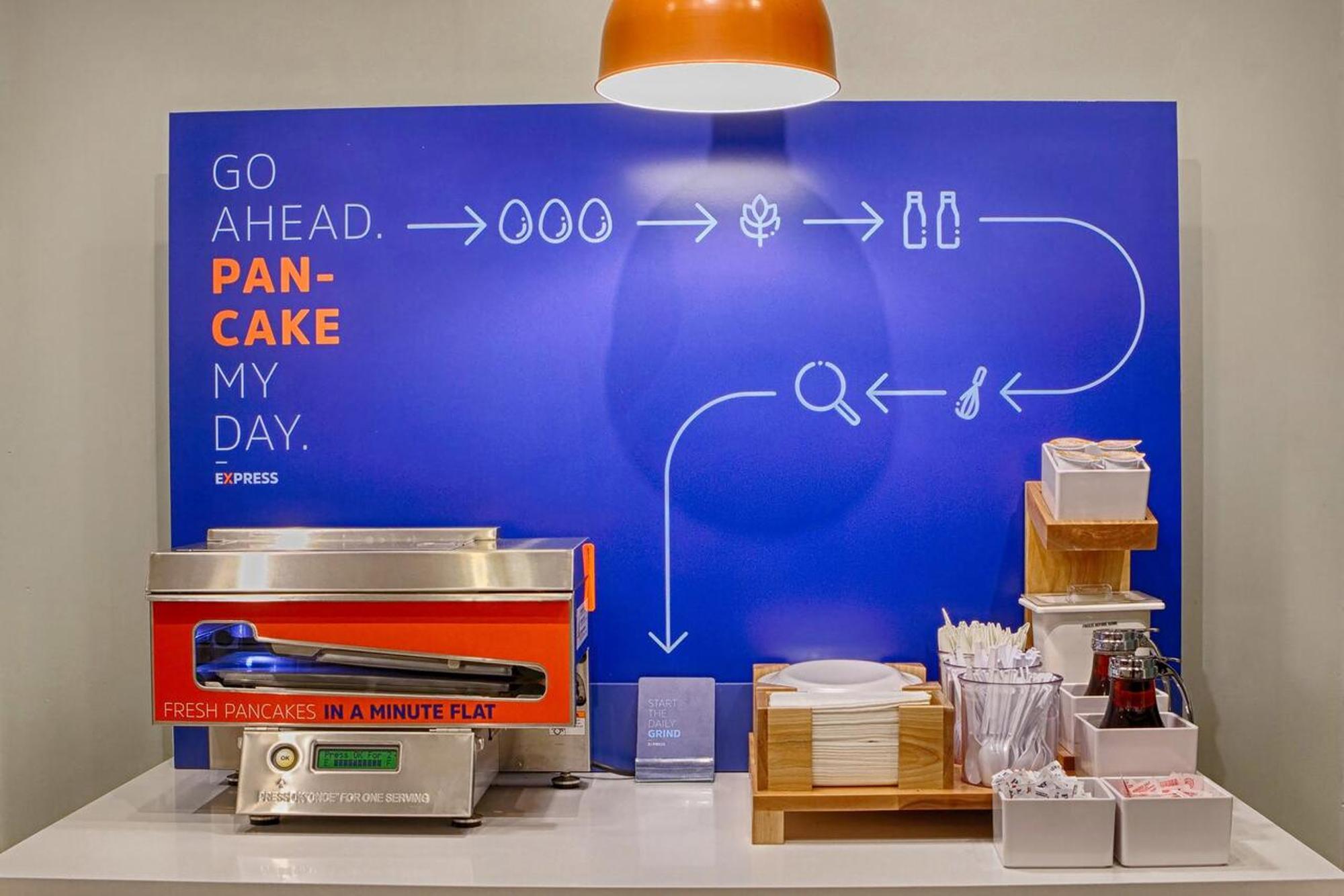 Holiday Inn Express Hotel & Suites Dublin By Ihg Εξωτερικό φωτογραφία