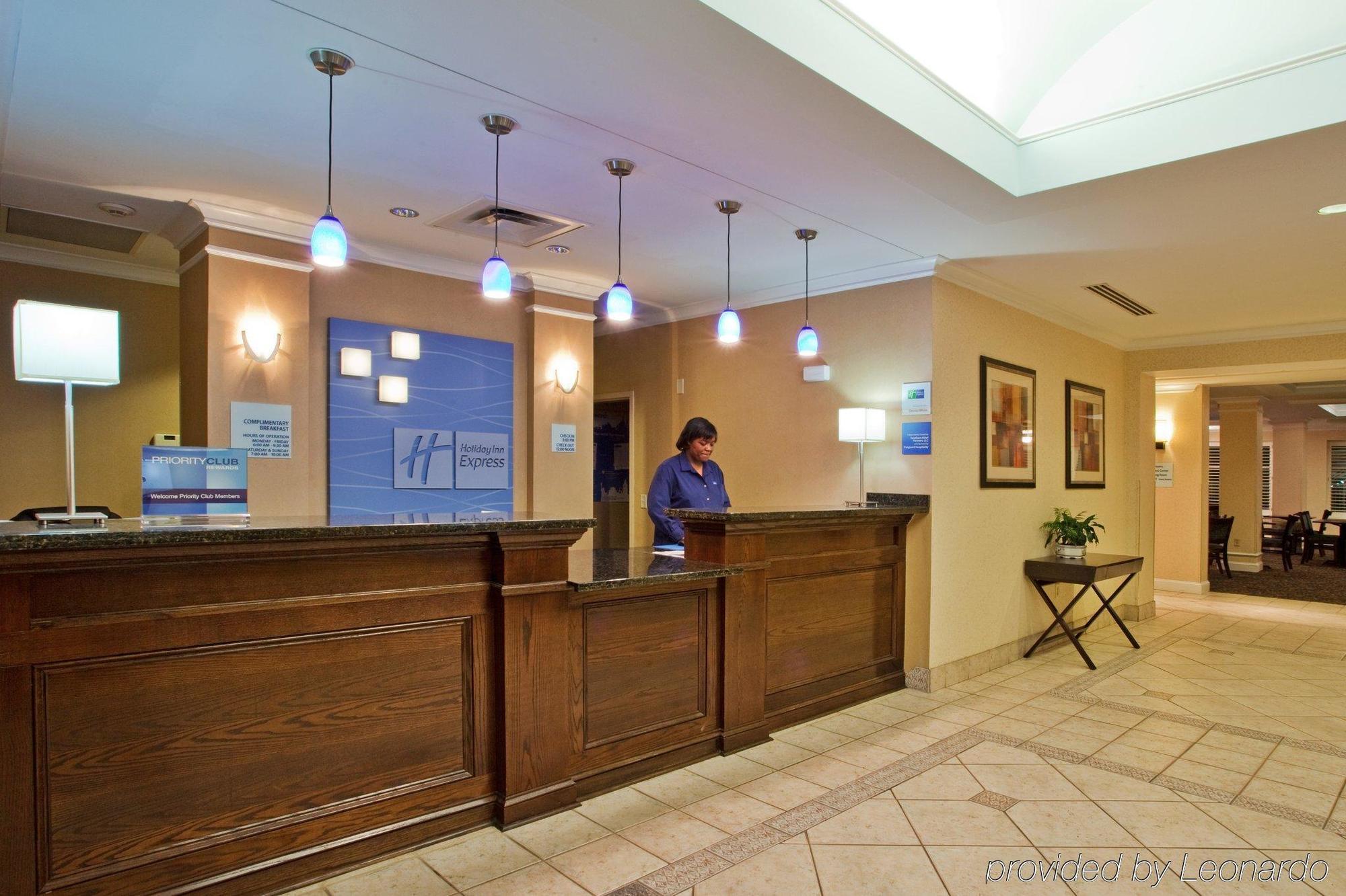 Holiday Inn Express Hotel & Suites Dublin By Ihg Εξωτερικό φωτογραφία