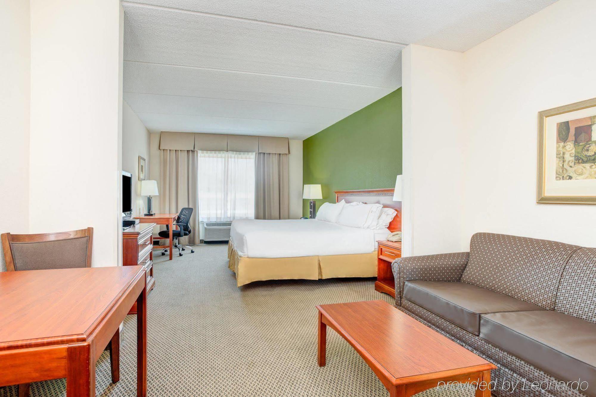 Holiday Inn Express Hotel & Suites Dublin By Ihg Εξωτερικό φωτογραφία