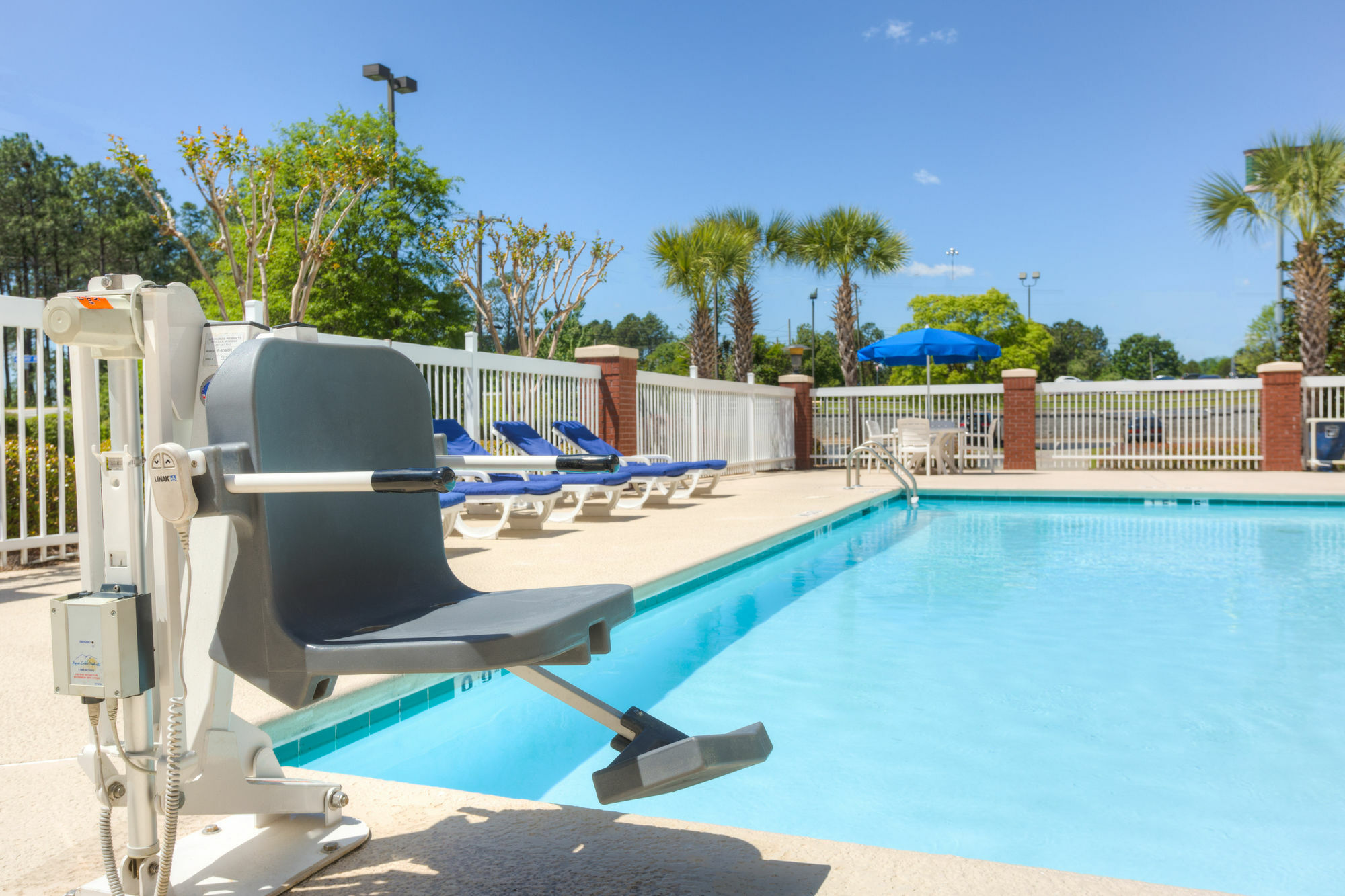 Holiday Inn Express Hotel & Suites Dublin By Ihg Εξωτερικό φωτογραφία